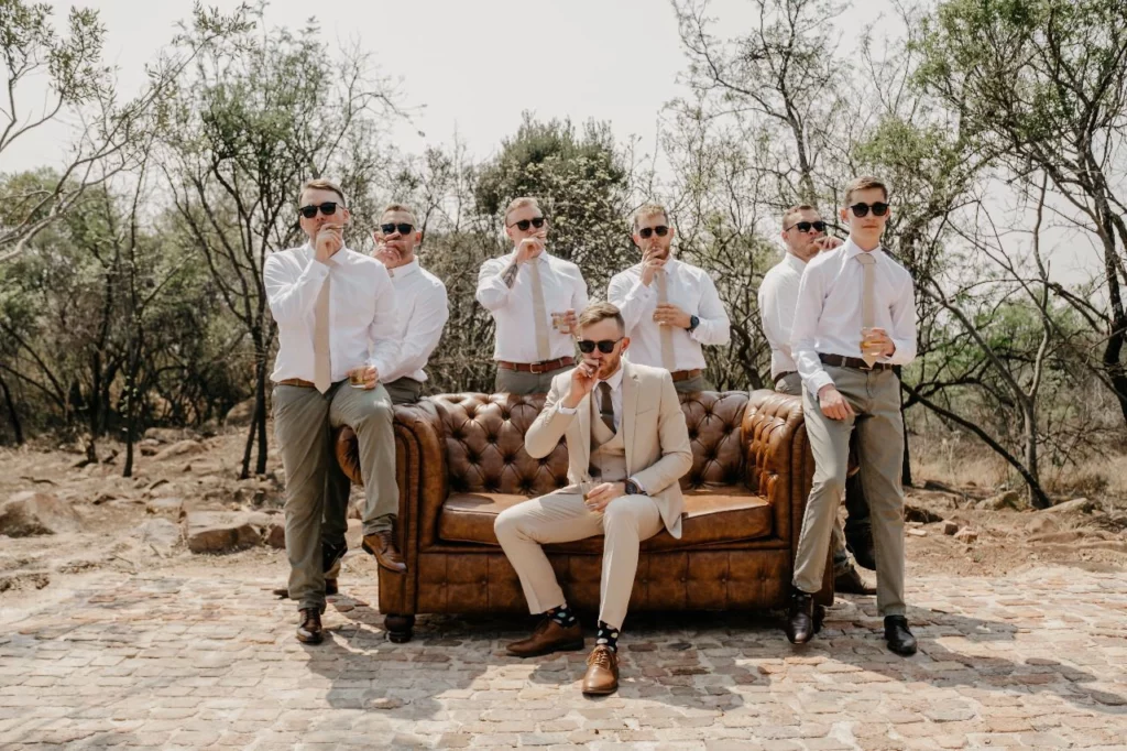 featherwood-farm-groom-and-groomsmen