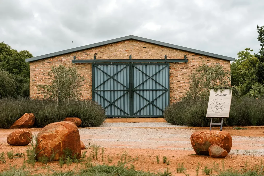 featherwood-farm-wedding-ceremony-barn-1