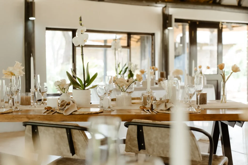 featherwood-farm-wedding-reception-table-setting-4